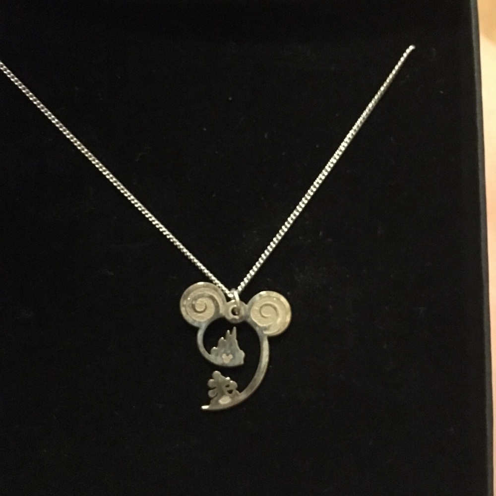 Never worn Disney necklace